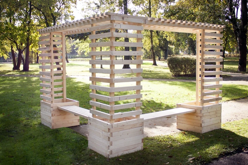 woodtechnika-lawka-ogrodowa-pergola-drewniana-zabudowa-do-ogrodu-3.webp