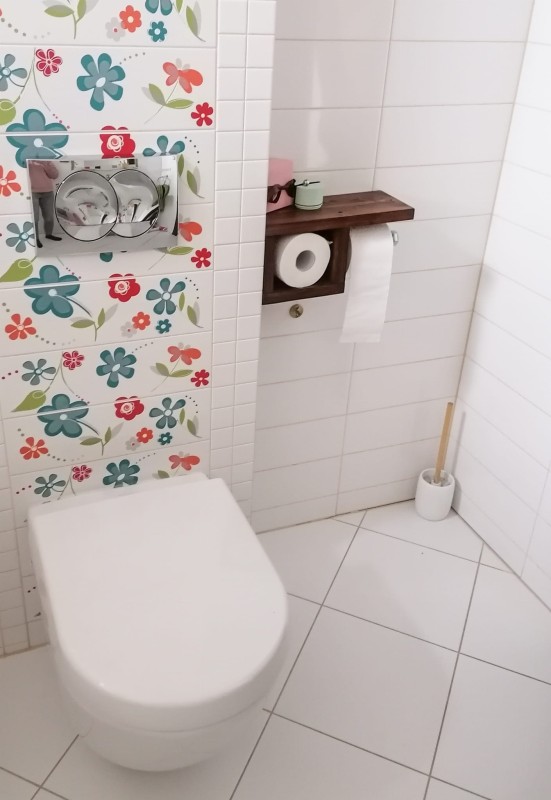garden-technika-szafka-na-papier-toaletowy-pojedyncza-drewniana-mala-solidna (5).jpg