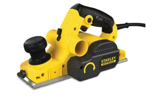 Strug 750W, 16500 obr./min, maks. głębokości cięcia 2 mm, szerokość strugania 82 mm, kufer 