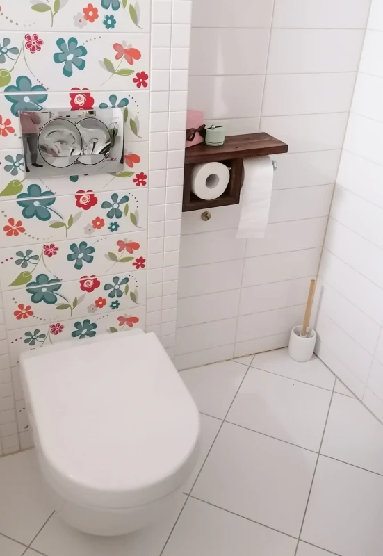 garden-technika-szafka-na-papier-toaletowy-pojedyncza-drewniana-mala-solidna (5).jpg