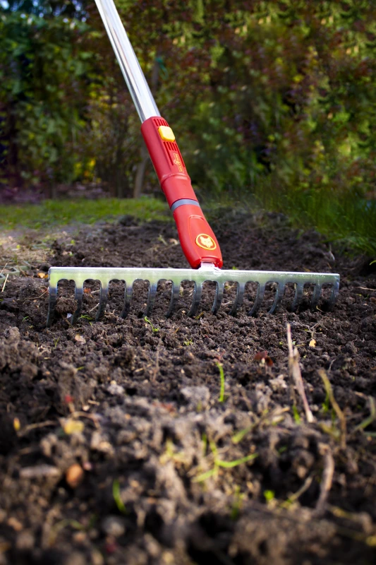 gardentechnika - grabie - narzędzia ogrodnicze na wiosnę