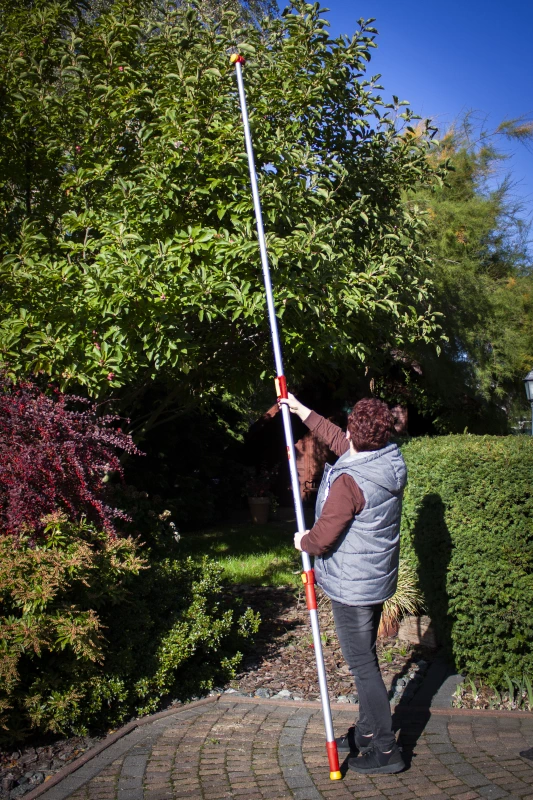 gardentechnika - sekator  narzędzia ogrodnicze na wiosnę