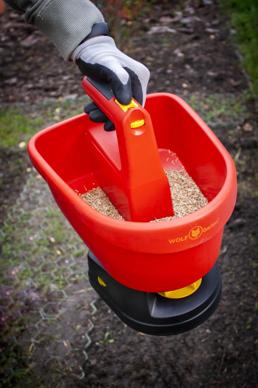 gardentechnika - nawożenie trawnika