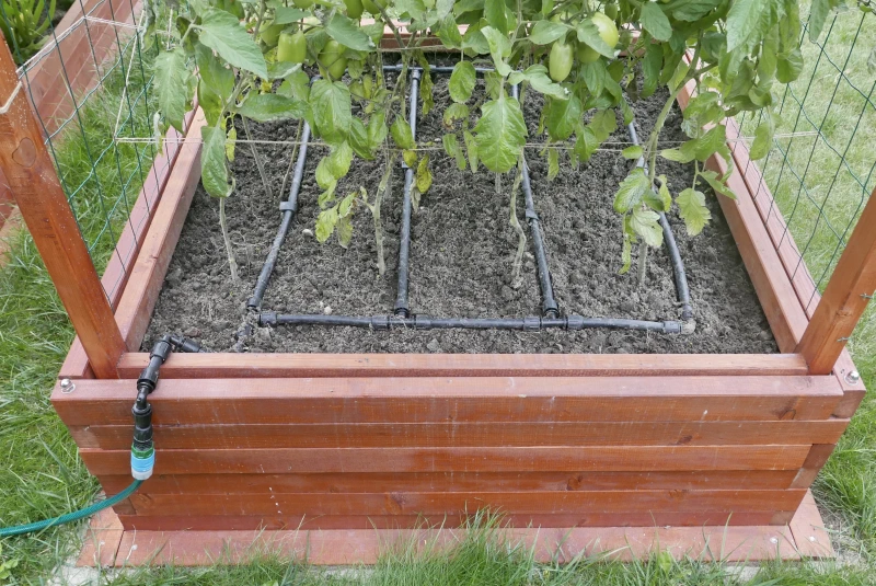 gardentechnika.pl - nawadnianie w warzywnikach drewnianych