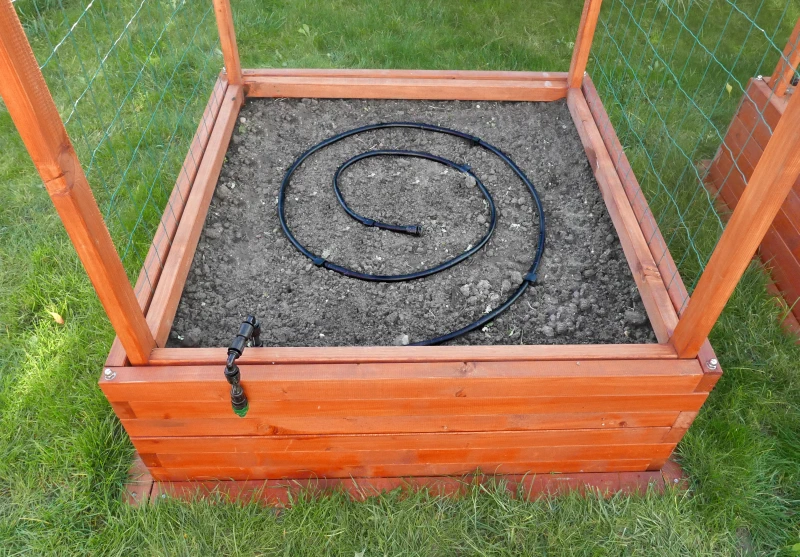 gardentechnika.pl - nawadnianie w warzywnikach drewnianych